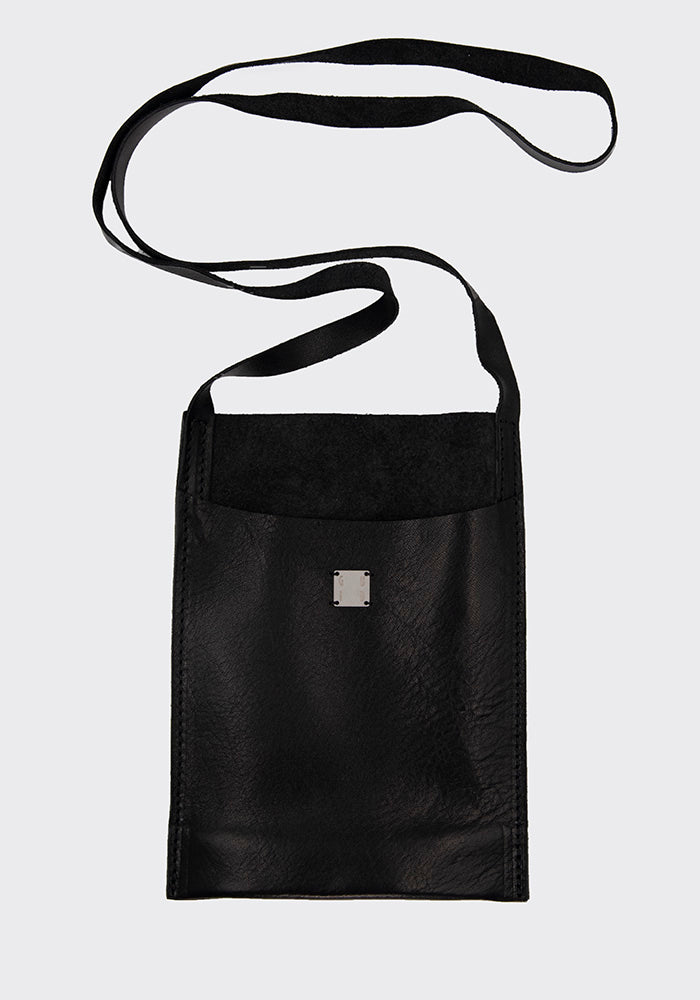 GUIDI PKT1 SOFT HORSE FULL GRAIN PASSPORT BAG BLACK | DOSHABURI Shop