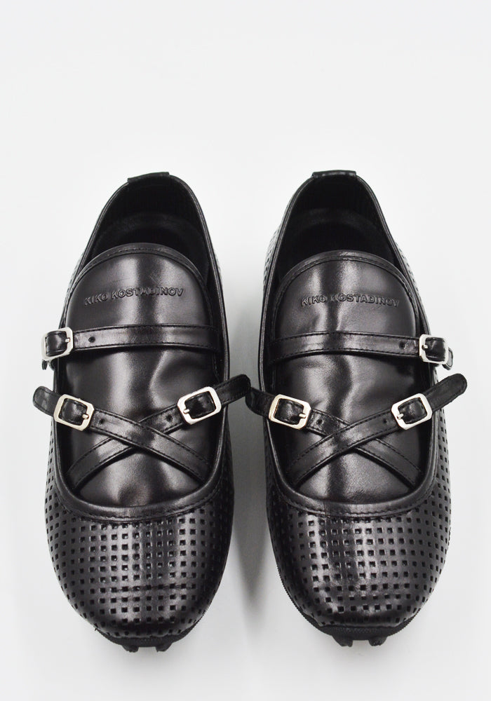 【12月スーパーSALE 15%OFF】 SONIA KOSTADINOV KIKO BUCKLED SS25 BLACK PERFORATED LOAFER バッグ