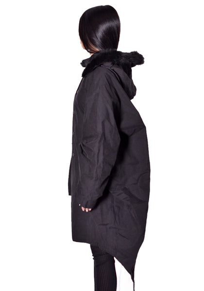 KIKO KOSTADINOV WOMEN KKWAW26C05-40 BITTERN HOODED PONCHO ONYX BLACK 2026FW | DOSHABURI Shop 