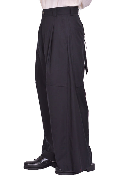MARINA YEE JULIUS KNEE DARTS TROUSERS BLACK SS25 | DOSHABURI Shop