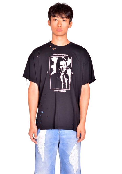 MATIERES FECALE MAT02T006 UNISEX HANNAH T-SHIRT SCLERA BLACK SS26 | DOSHABURI Shop