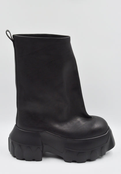 RICK OWENS MEN LEATHER FLARED MEGA TRACTOR BOOTS BLACK SS25 | DOSHABURI shop
