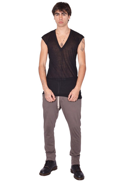 RICK OWENS MEN DEEP V SLEEVELESS T-SHIRT BLACK SS26 | DOSHABURI Shop