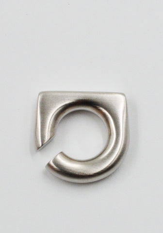 RICK OWENS MEN ROUND PRONG EAR CUFF PALLADIO FW25 | DOSHABURI Shop