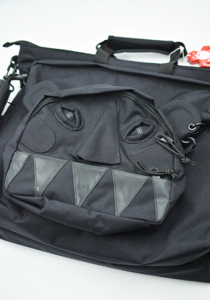WALTER VAN BEIRENDONCK EASTPAK WALTER CARRY BAG BLACK FW26 | DOSHABURI Shop