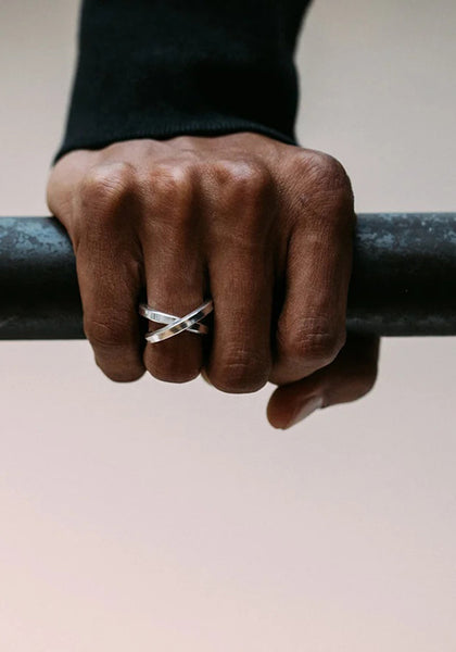 WERKSTATT MÜNCHEN M1245 RING EMBRACE FINE SILVE | DOSHABURI Shop