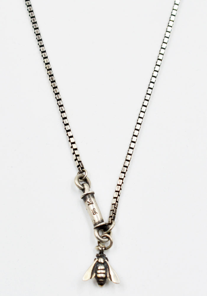 WERKSTATT:MÜNCHEN M3711 SYMBOL BEE NECKLACE SILVER | DOSHABURI Shop