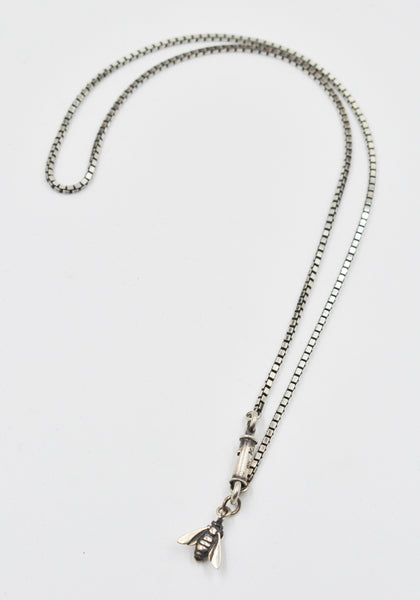 WERKSTATT:MÜNCHEN M3711 SYMBOL BEE NECKLACE SILVER | DOSHABURI Shop
