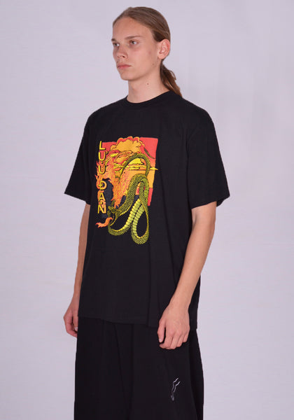 LU'U DAN MT061J-TJ SNAKE GRAPHIC T-SHIRT BLACK FW23 | DOSHABURI Online Shop