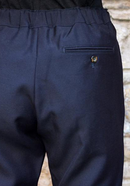 UJOH PLEATED FRONT PANTS NAVY | 50%OFF SALE |  Doshaburi Online OUTLET