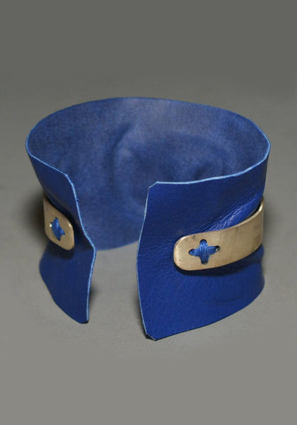 m.a+ by Maurizio Amadei SILVER BAND WIDE CUFF WITH BLUE LEATHER