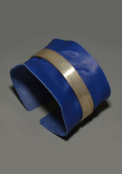 m.a+ by Maurizio Amadei SILVER BAND WIDE CUFF WITH BLUE LEATHER