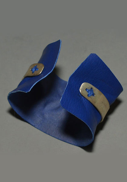 m.a+ by Maurizio Amadei SILVER BAND WIDE CUFF WITH BLUE LEATHER