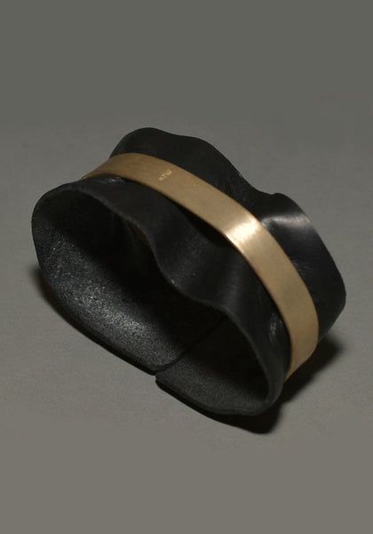 m.a+ by Maurizio Amadei SILVER BAND CUFF WITH BLACK LEATHER | DOSHABURI Online Shop