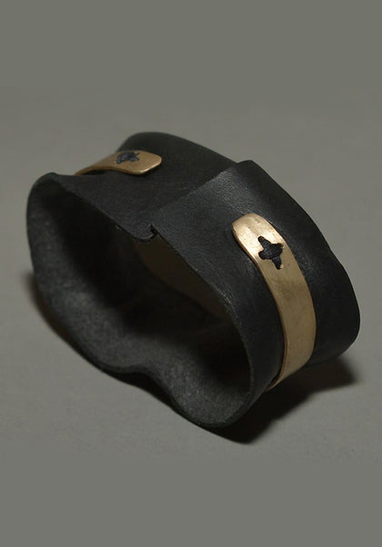 m.a+ by Maurizio Amadei SILVER BAND CUFF WITH BLACK LEATHER | DOSHABURI Online Shop