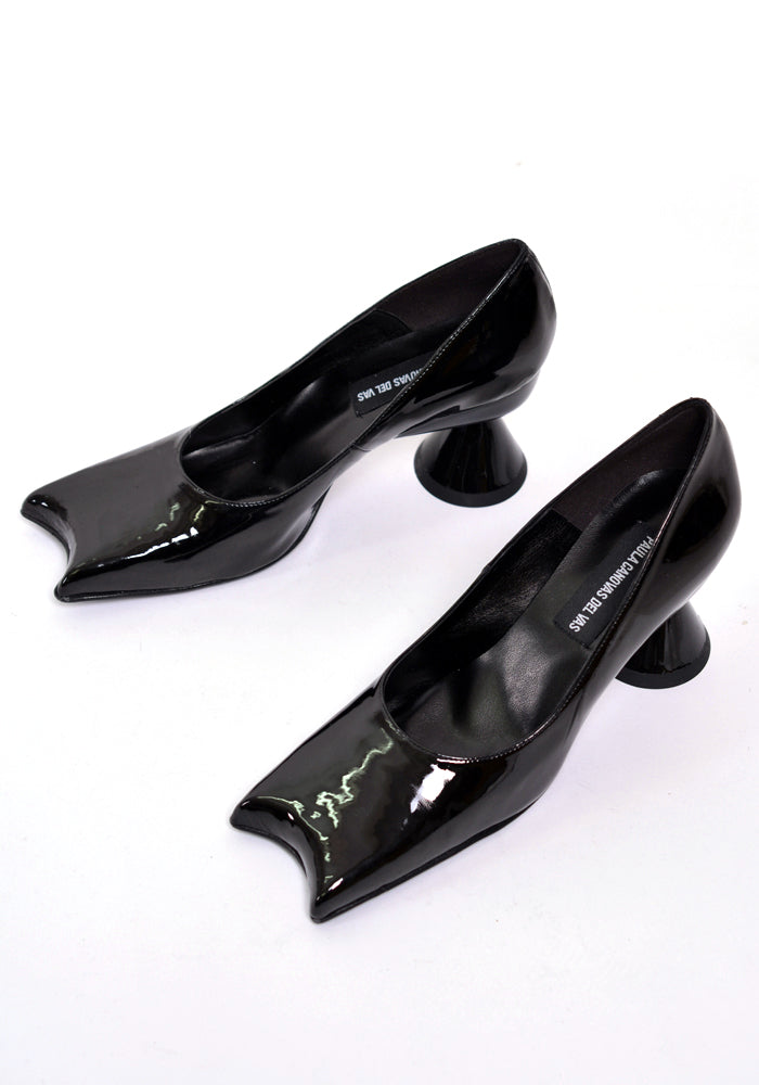 PAULA CANOVAS DEL VAS DIABLO PUMPS PATENT BLACK | DOSHABURI Online