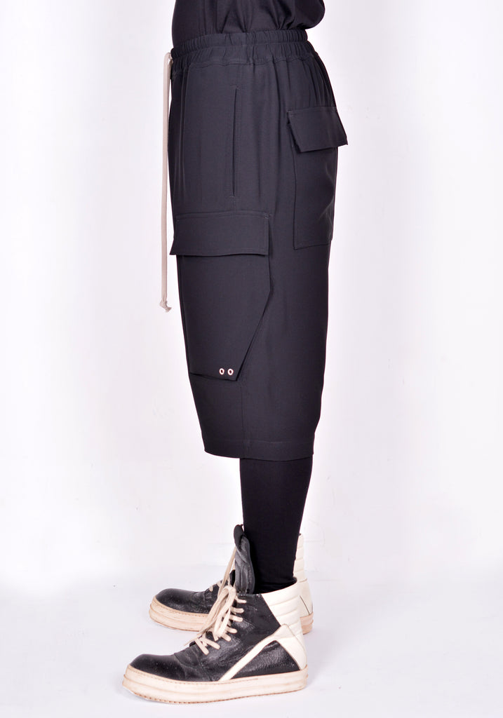 RICK OWENS RU02A5389 HY CARGO PODS SHORTS BLACK FW21 | DOSHABURI