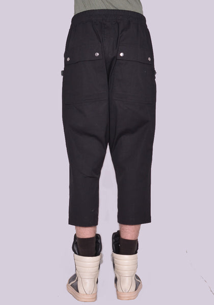 RICK OWENS MEN RU01C4348 TE BAUHAUS BELA CROPPED PANTS BLACK SS23 | DOSHABURI Online Shop