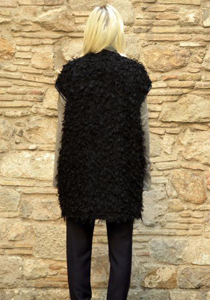 UJOH BELTED SHAGGY VEST BLACK | 50%OFF SALE | Doshaburi Online Shop
