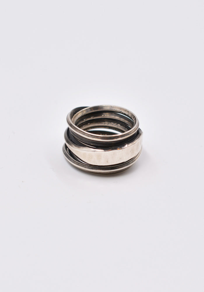 WERKSTATT MÜNCHEN M1974 SILVER RING WOUND CROSSOVER | DOSHABURI Online Shop