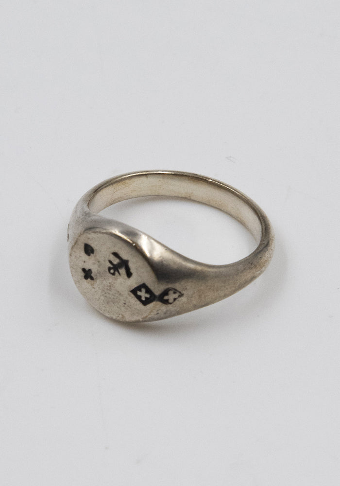 WERKSTATT MÜNCHEN SIGNET RING FAITH LOVE HOPE SILVER | DOSHABURI Shop