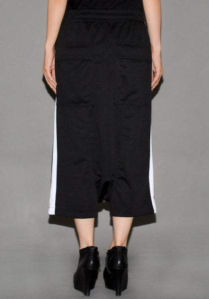 YUIKI SHIMOJI UNISEX SHORTS WITH WHITE SIDE LINE - DOSHABURI Shop